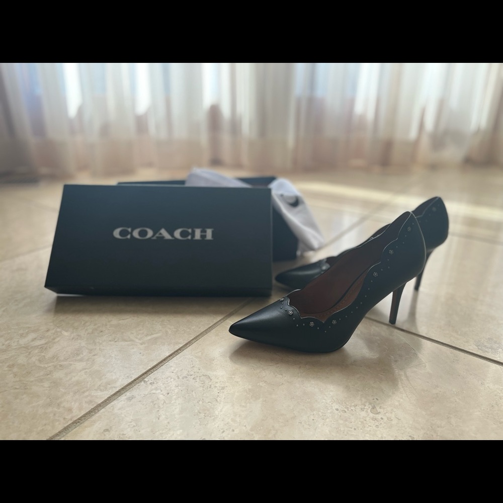 A beautiful black COACH shoe - Picture 5 of 11